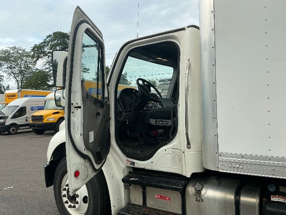 Medium Duty Box Truck-Light and Medium Duty Trucks-Freightliner-2020-M2-Lexington-KY-282,888\n\t\tmiles-$ 35,500 - Image 16