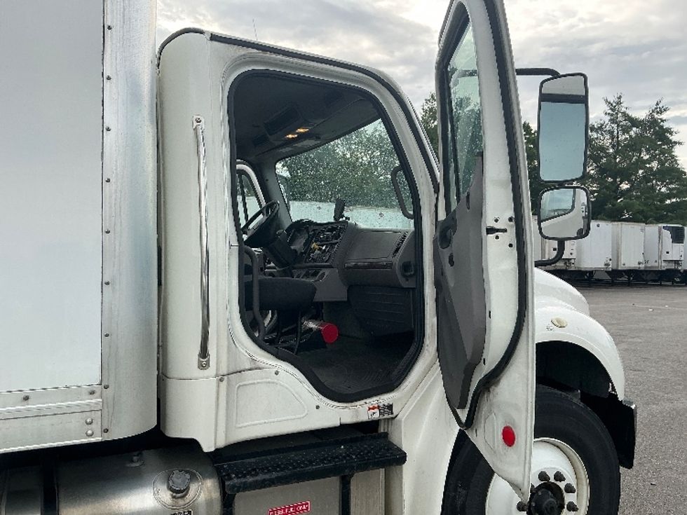 Medium Duty Box Truck-Light and Medium Duty Trucks-Freightliner-2020-M2-Lexington-KY-282,888\n\t\tmiles-$ 35,500 - Image 20