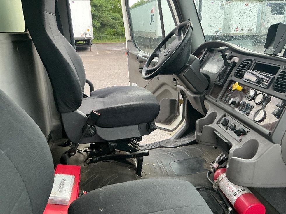 Medium Duty Box Truck-Light and Medium Duty Trucks-Freightliner-2020-M2-Lexington-KY-282,888\n\t\tmiles-$ 35,500 - Image 22