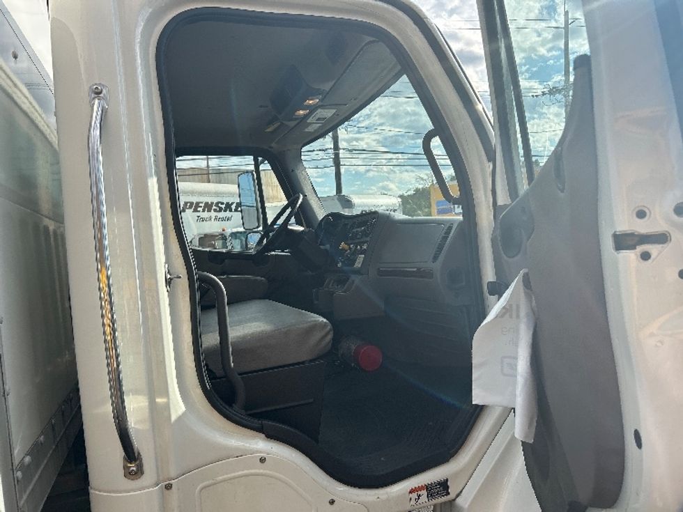 Medium Duty Box Truck-Light and Medium Duty Trucks-Freightliner-2020-M2-Linden-NJ-152,000\n\t\tmiles-$ 48,000 - Image 19