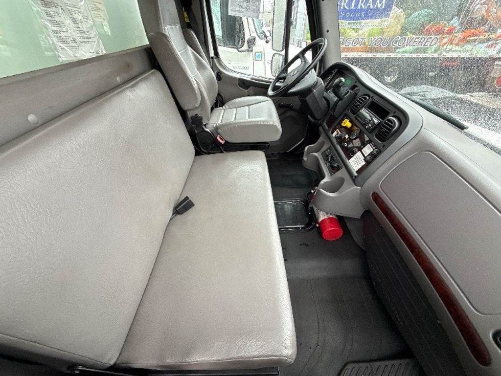 Medium Duty Box Truck-Light and Medium Duty Trucks-Freightliner-2020-M2-Linden-NJ-152,000\n\t\tmiles-$ 48,000 - Image 21