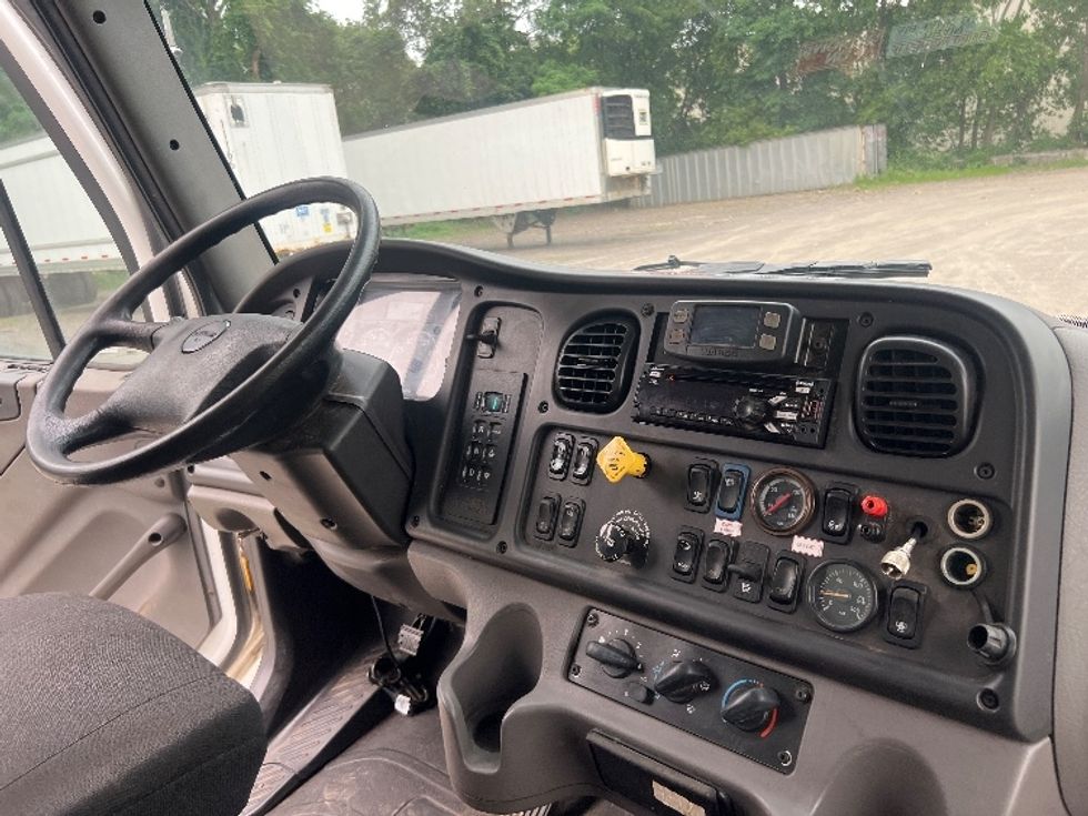 Medium Duty Box Truck-Light and Medium Duty Trucks-Freightliner-2020-M2-Linwood-NC-336,582\n\t\tmiles-$ 36,000 - Image 22