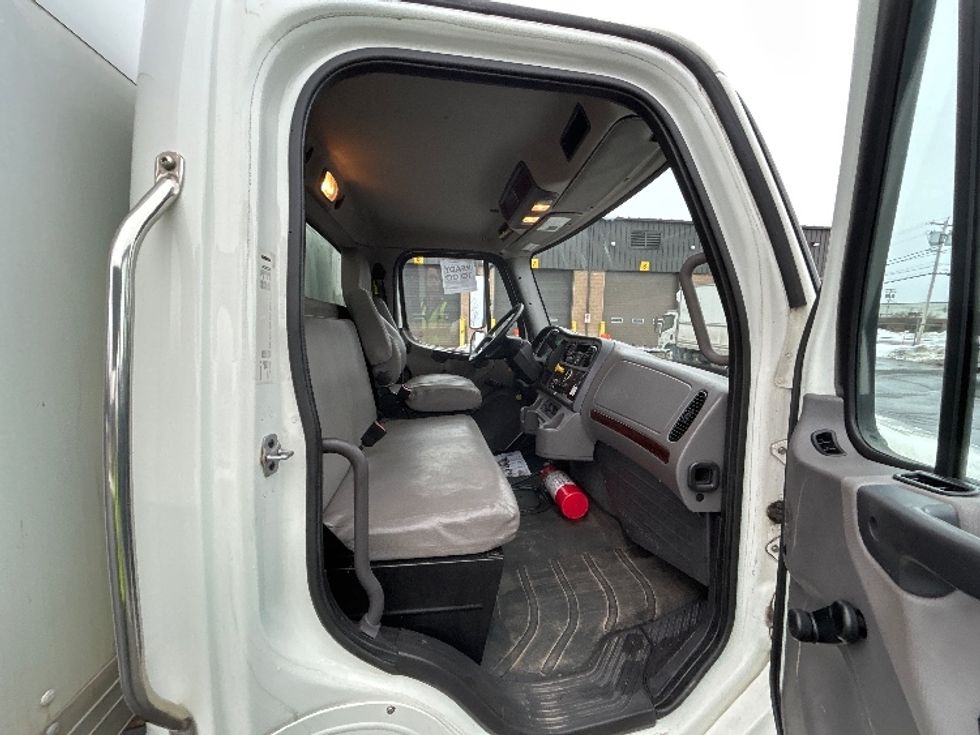 Medium Duty Box Truck-Light and Medium Duty Trucks-Freightliner-2020-M2-Liverpool-NY-131,100\n\t\tmiles-$ 50,000 - Image 20