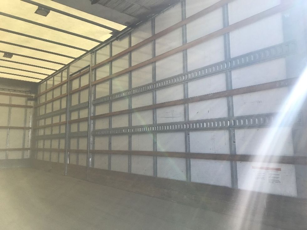 Medium Duty Box Truck-Light and Medium Duty Trucks-Freightliner-2020-M2-London-ON-303,292\n\t\tkm-$ 52,750 - Image 12