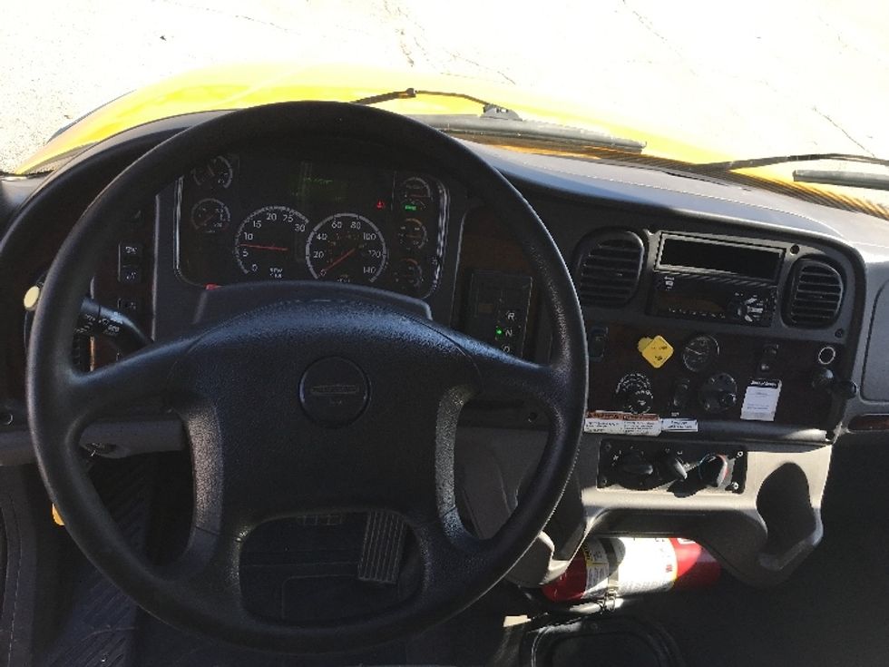 Medium Duty Box Truck-Light and Medium Duty Trucks-Freightliner-2020-M2-London-ON-303,292\n\t\tkm-$ 52,750 - Image 18