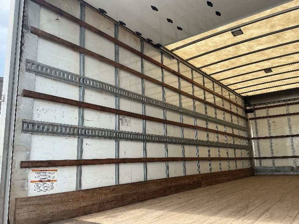 Medium Duty Box Truck-Light and Medium Duty Trucks-Freightliner-2020-M2-London-ON-316,383\n\t\tkm-$ 57,750 - Image 11