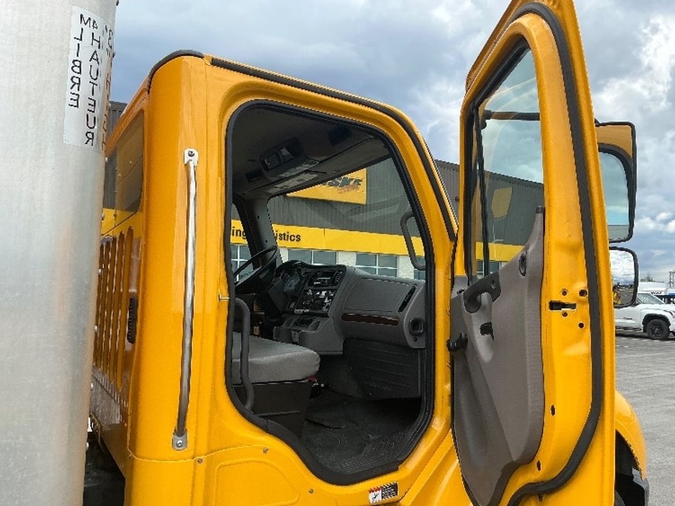 Medium Duty Box Truck-Light and Medium Duty Trucks-Freightliner-2020-M2-London-ON-316,383\n\t\tkm-$ 57,750 - Image 20