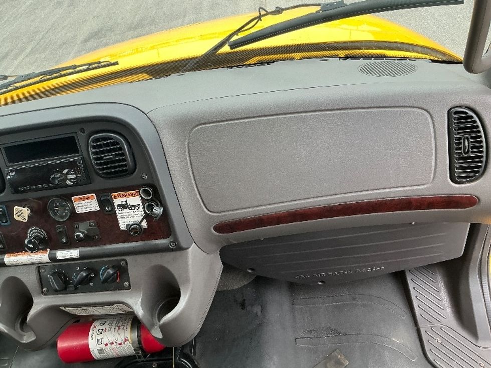 Medium Duty Box Truck-Light and Medium Duty Trucks-Freightliner-2020-M2-London-ON-316,383\n\t\tkm-$ 57,750 - Image 21