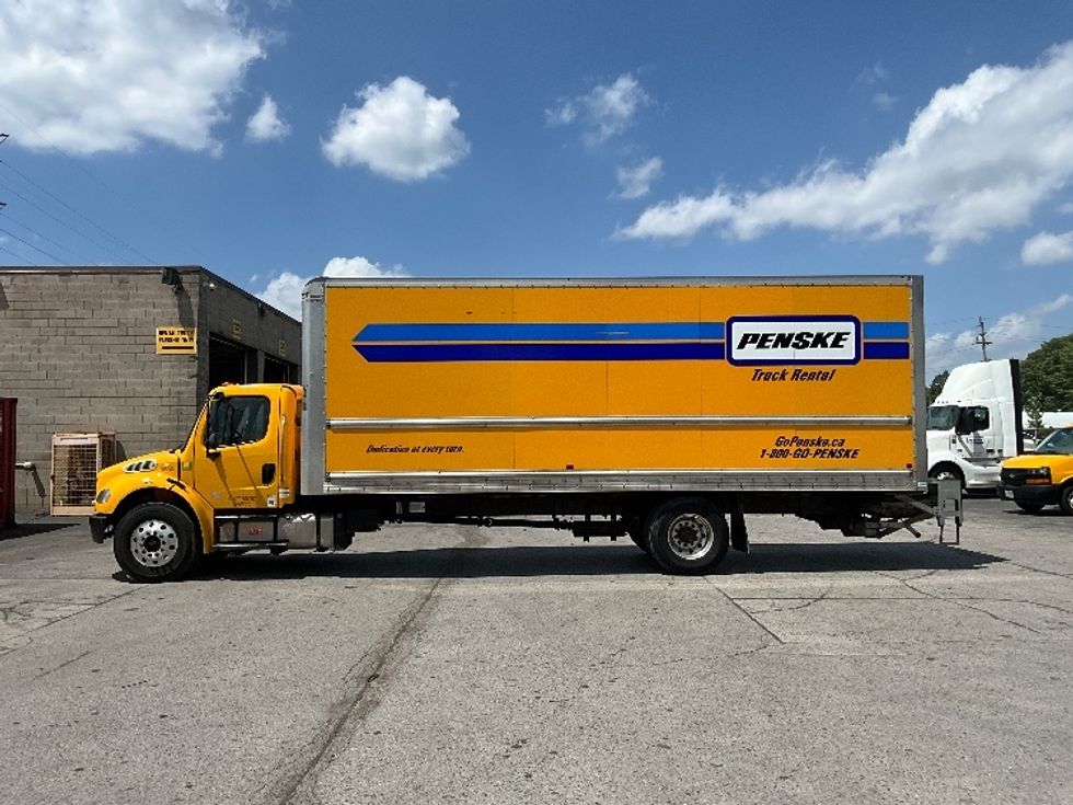 Medium Duty Box Truck-Light and Medium Duty Trucks-Freightliner-2020-M2-London-ON-316,383\n\t\tkm-$ 57,750 - Image 4