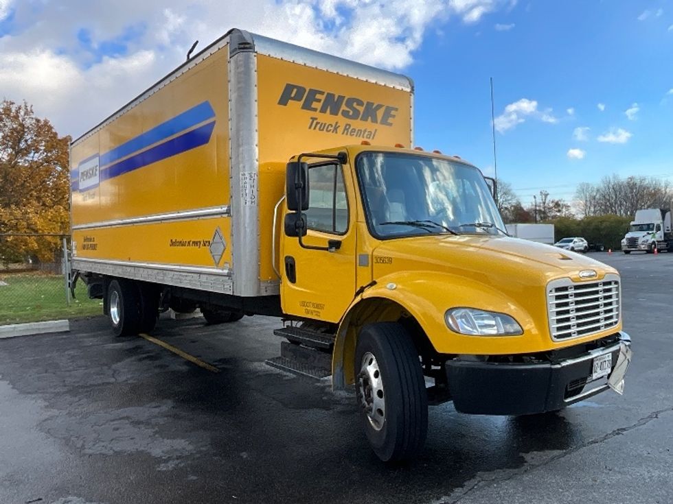 Medium Duty Box Truck-Light and Medium Duty Trucks-Freightliner-2020-M2-London-ON-331,203\n\t\tkm-$ 62,750 - Image 1