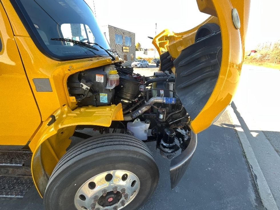 Medium Duty Box Truck-Light and Medium Duty Trucks-Freightliner-2020-M2-London-ON-331,203\n\t\tkm-$ 62,750 - Image 22