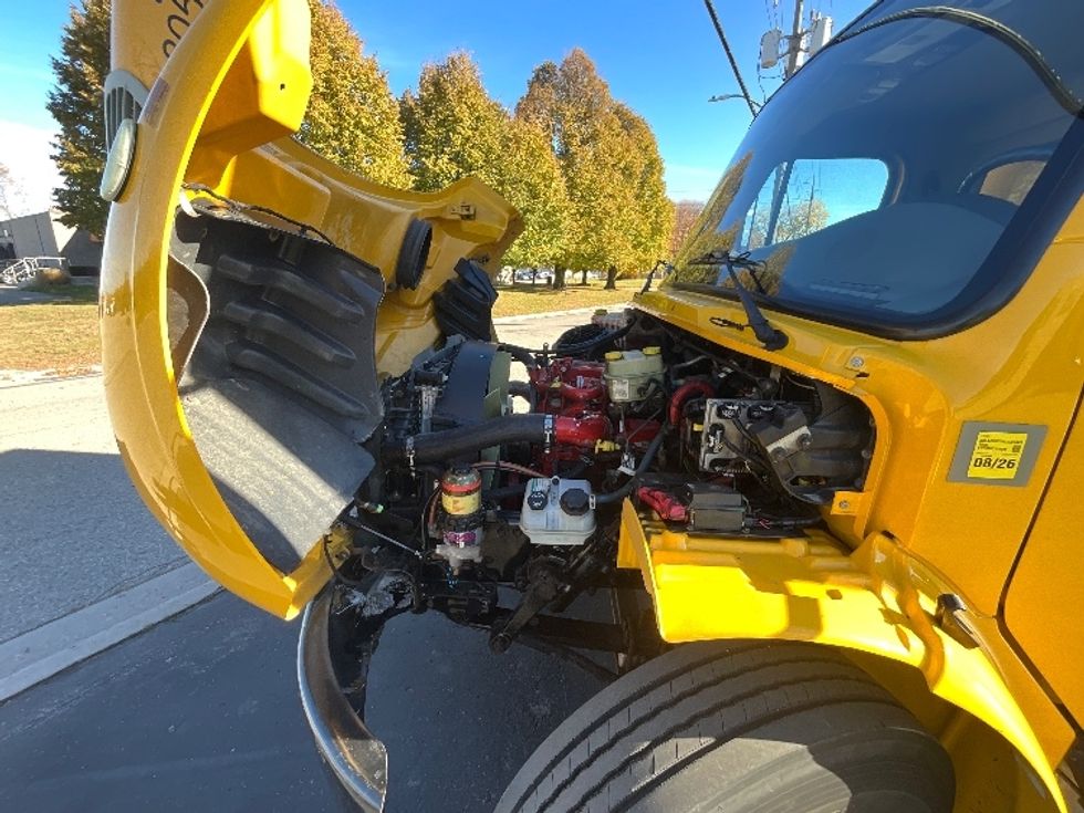 Medium Duty Box Truck-Light and Medium Duty Trucks-Freightliner-2020-M2-London-ON-331,203\n\t\tkm-$ 62,750 - Image 23