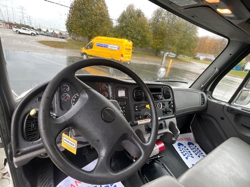 Medium Duty Box Truck-Light and Medium Duty Trucks-Freightliner-2020-M2-London-ON-340,613\n\t\tkm-$ 72,000 - Image 16