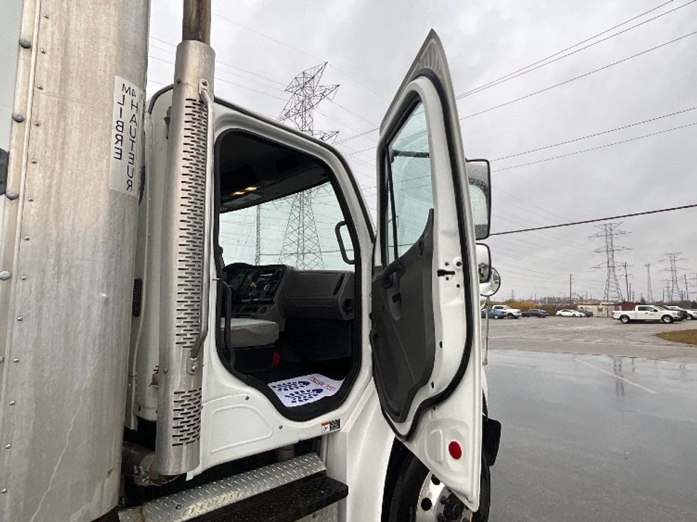 Medium Duty Box Truck-Light and Medium Duty Trucks-Freightliner-2020-M2-London-ON-340,613\n\t\tkm-$ 72,000 - Image 19