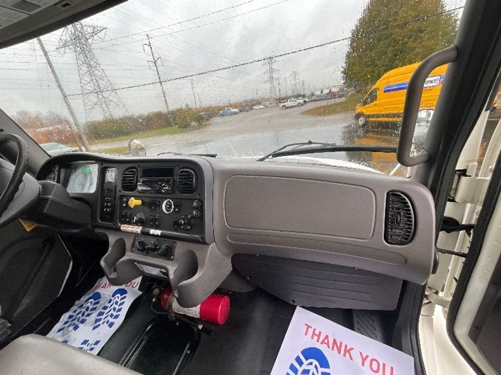 Medium Duty Box Truck-Light and Medium Duty Trucks-Freightliner-2020-M2-London-ON-340,613\n\t\tkm-$ 72,000 - Image 20