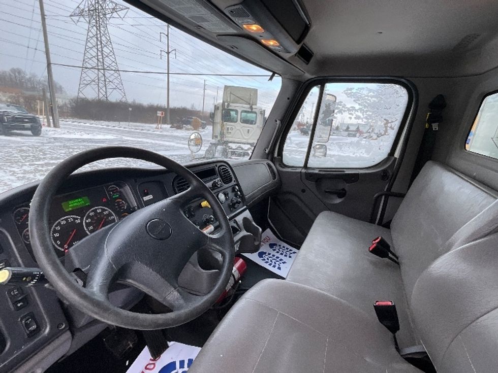 Medium Duty Box Truck-Light and Medium Duty Trucks-Freightliner-2020-M2-London-ON-435,217\n\t\tkm-$ 59,000 - Image 17