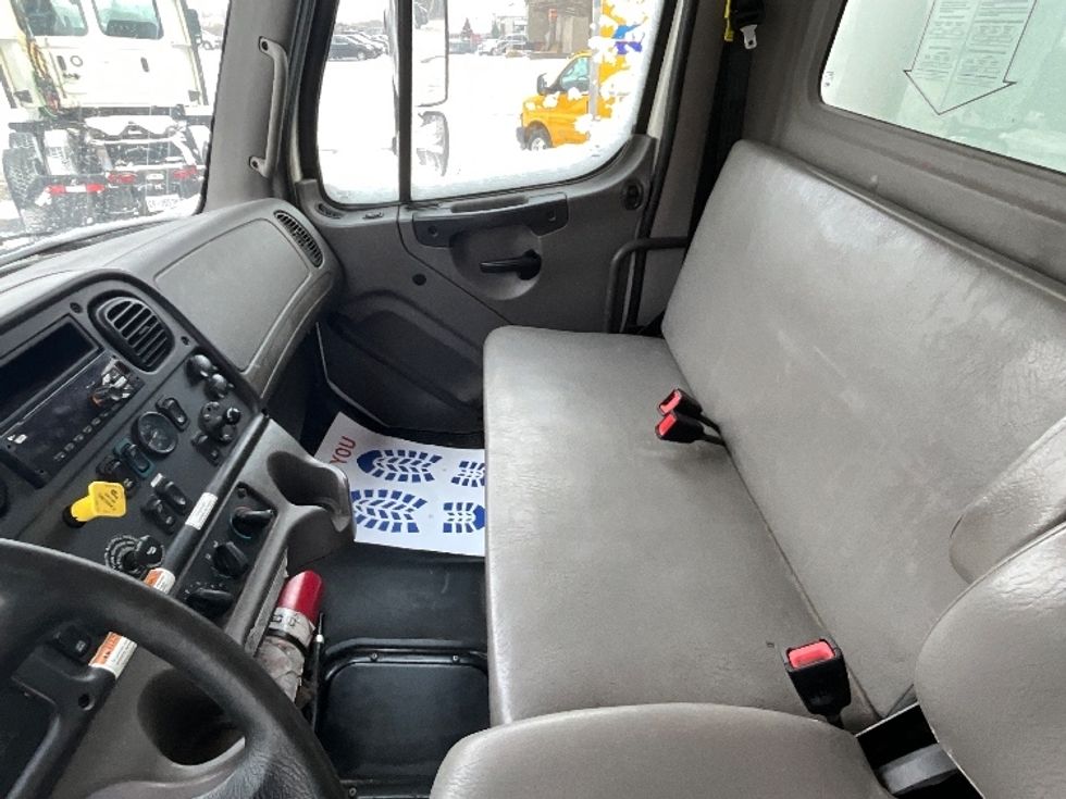 Medium Duty Box Truck-Light and Medium Duty Trucks-Freightliner-2020-M2-London-ON-435,217\n\t\tkm-$ 59,000 - Image 19