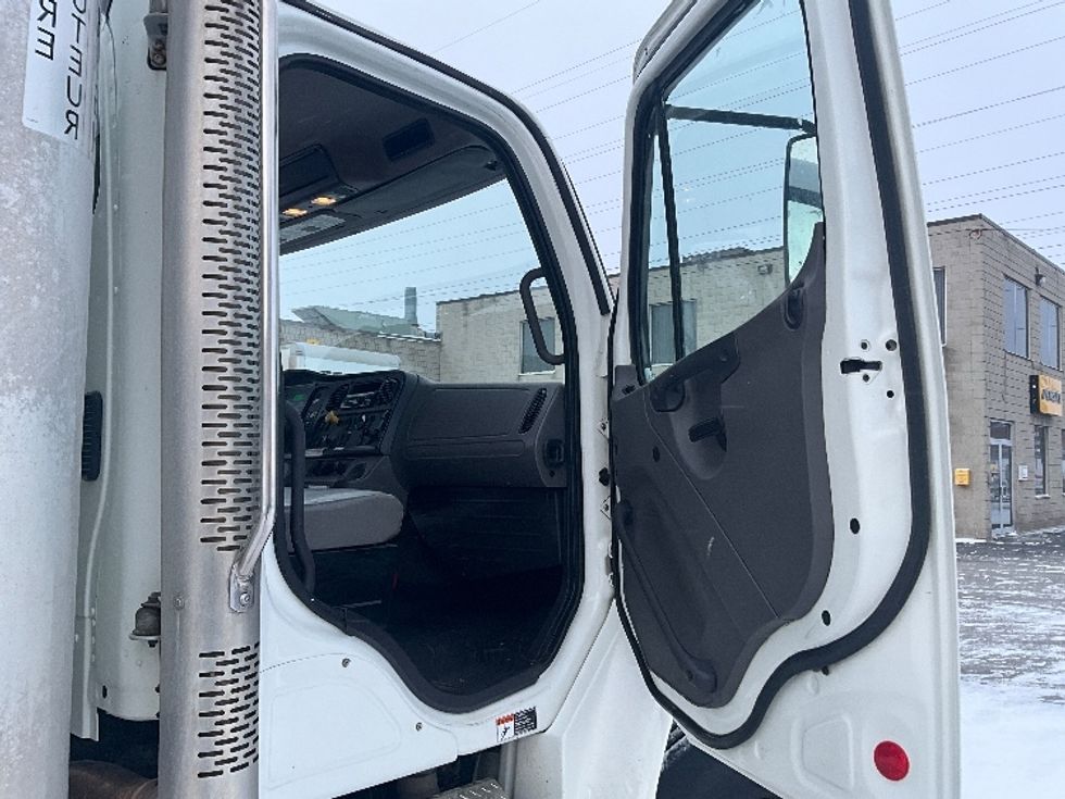 Medium Duty Box Truck-Light and Medium Duty Trucks-Freightliner-2020-M2-London-ON-435,217\n\t\tkm-$ 59,000 - Image 20