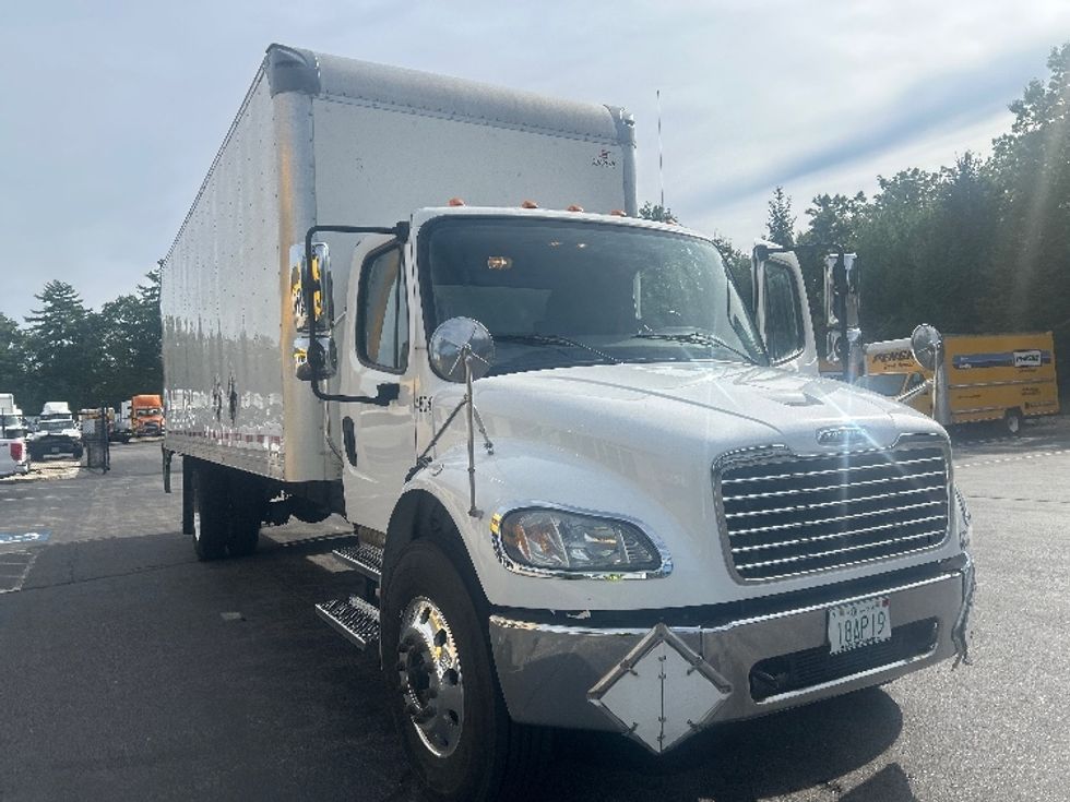 Medium Duty Box Truck-Light and Medium Duty Trucks-Freightliner-2020-M2-Londonderry-NH-103,141\n\t\tmiles-$ 51,000 - Image 1