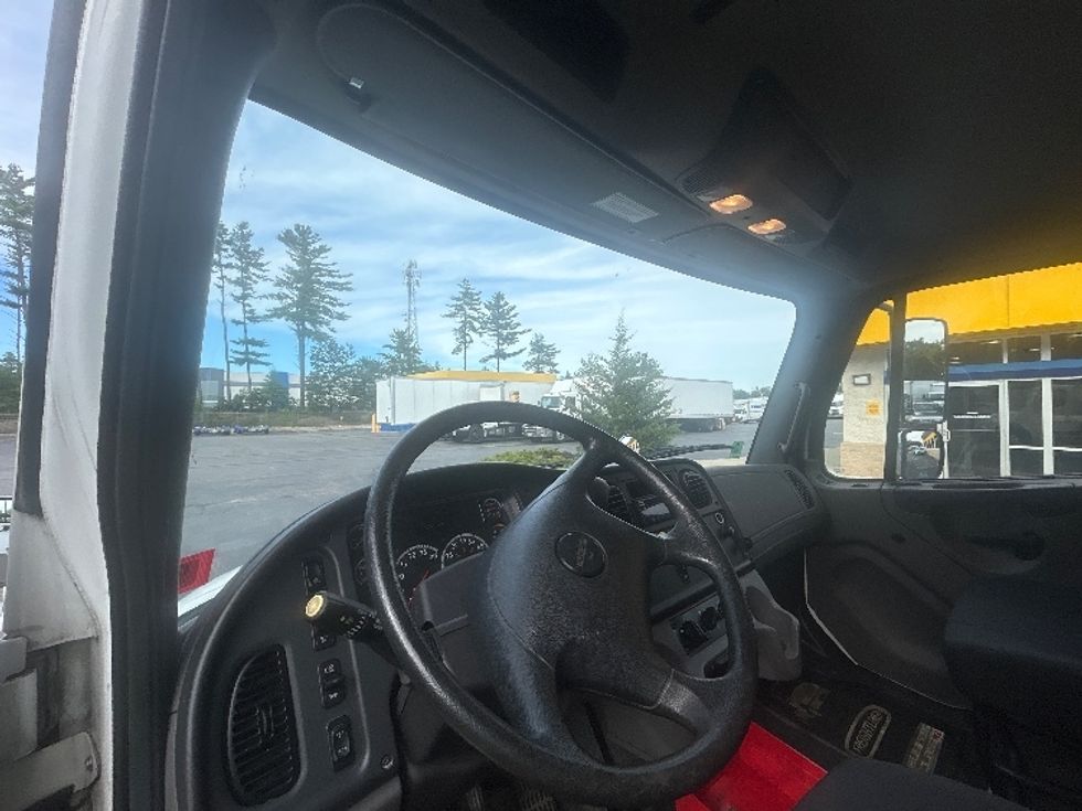 Medium Duty Box Truck-Light and Medium Duty Trucks-Freightliner-2020-M2-Londonderry-NH-103,141\n\t\tmiles-$ 51,000 - Image 17