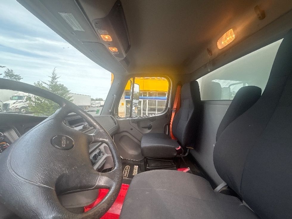 Medium Duty Box Truck-Light and Medium Duty Trucks-Freightliner-2020-M2-Londonderry-NH-103,141\n\t\tmiles-$ 51,000 - Image 19