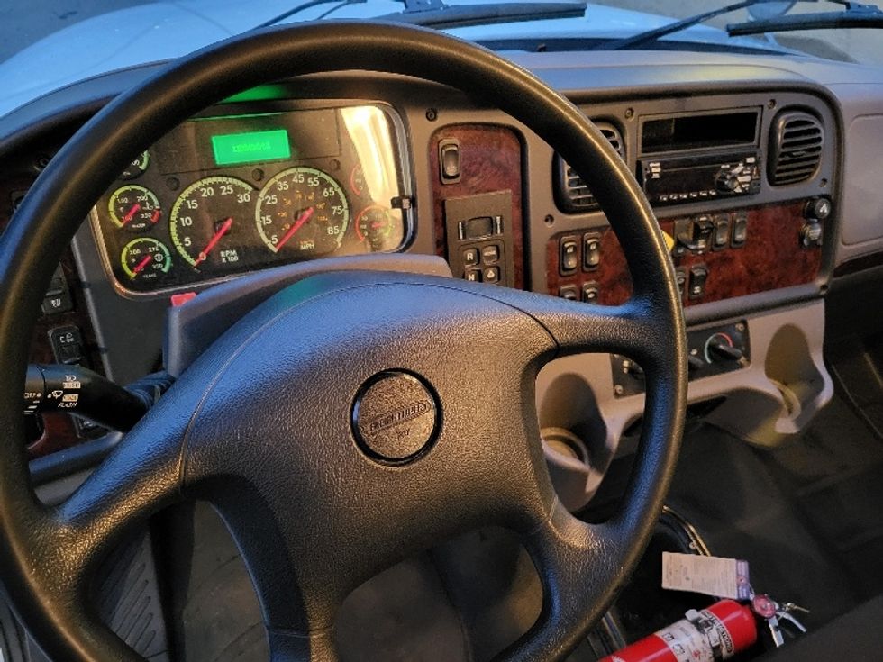 Medium Duty Box Truck-Light and Medium Duty Trucks-Freightliner-2020-M2-Londonderry-NH-110,554\n\t\tmiles-$ 64,500 - Image 18