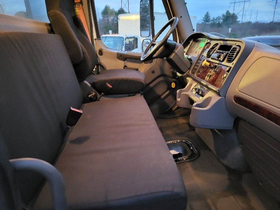Medium Duty Box Truck-Light and Medium Duty Trucks-Freightliner-2020-M2-Londonderry-NH-110,554\n\t\tmiles-$ 64,500 - Image 22