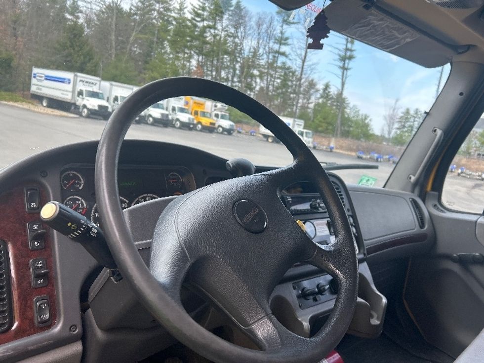 Medium Duty Box Truck-Light and Medium Duty Trucks-Freightliner-2020-M2-Londonderry-NH-117,059\n\t\tmiles-$ 52,750 - Image 17