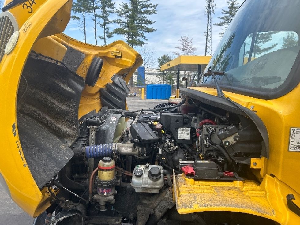 Medium Duty Box Truck-Light and Medium Duty Trucks-Freightliner-2020-M2-Londonderry-NH-117,059\n\t\tmiles-$ 52,750 - Image 24