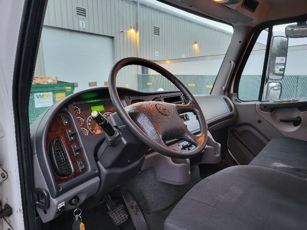 Medium Duty Box Truck-Light and Medium Duty Trucks-Freightliner-2020-M2-Londonderry-NH-123,110\n\t\tmiles-$ 69,250 - Image 17