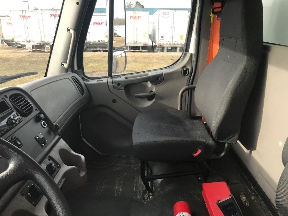 Medium Duty Box Truck-Light and Medium Duty Trucks-Freightliner-2020-M2-Londonderry-NH-133,962\n\t\tmiles-$ 50,750 - Image 19