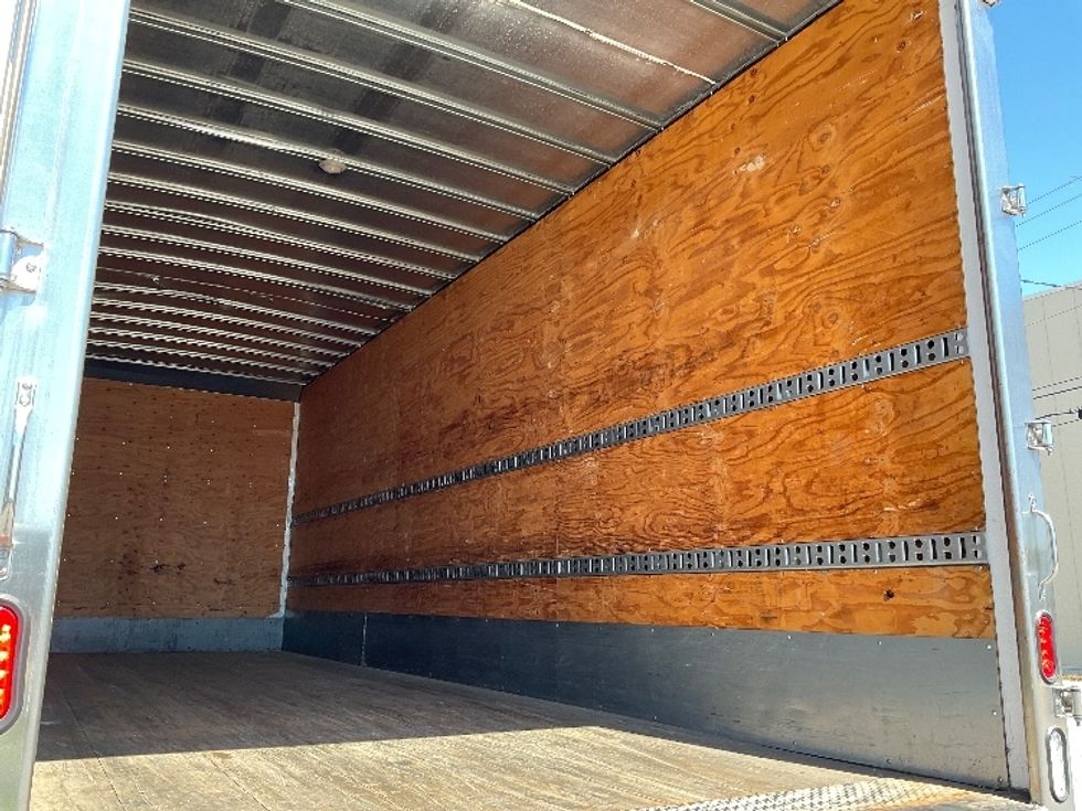 Medium Duty Box Truck-Light and Medium Duty Trucks-Freightliner-2020-M2-Londonderry-NH-13,417\n\t\tmiles-$ 80,250 - Image 12