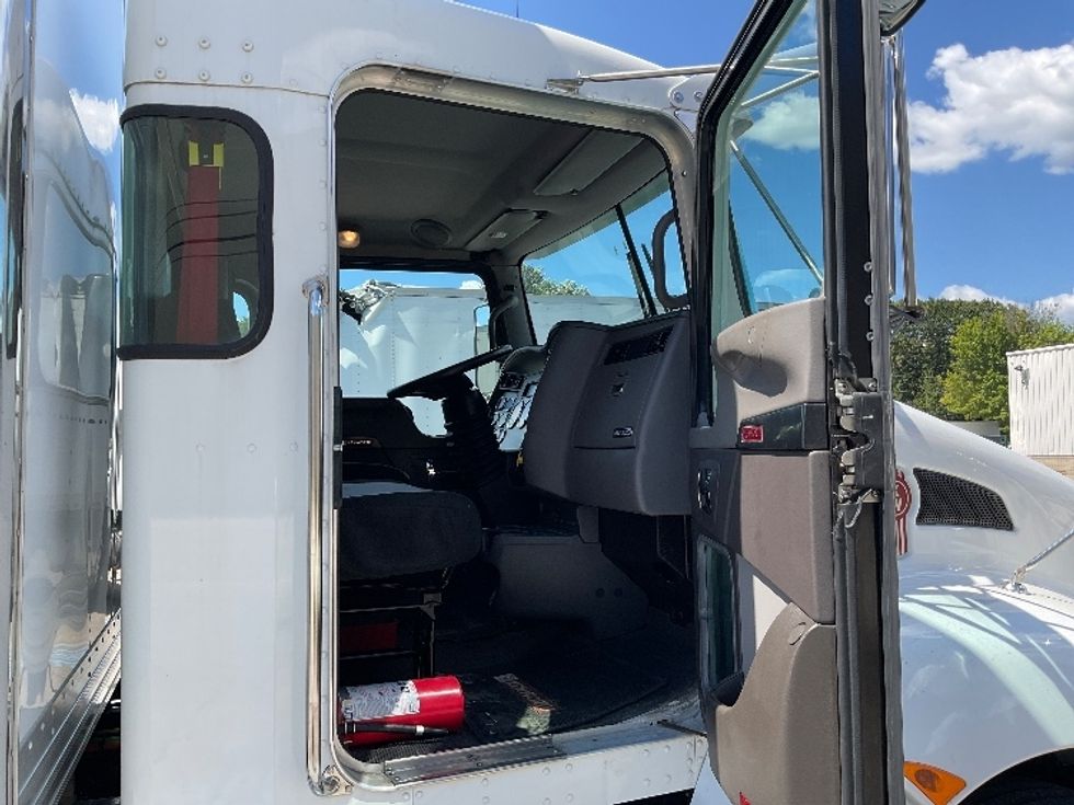 Medium Duty Box Truck-Light and Medium Duty Trucks-Freightliner-2020-M2-Londonderry-NH-13,417\n\t\tmiles-$ 80,250 - Image 20