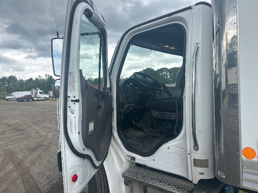 Medium Duty Box Truck-Light and Medium Duty Trucks-Freightliner-2020-M2-Londonderry-NH-134,574\n\t\tmiles-$ 58,000 - Image 16