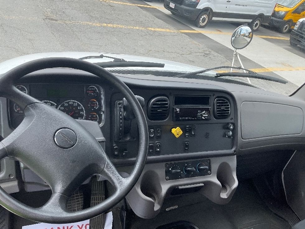 Medium Duty Box Truck-Light and Medium Duty Trucks-Freightliner-2020-M2-Londonderry-NH-134,574\n\t\tmiles-$ 58,000 - Image 18