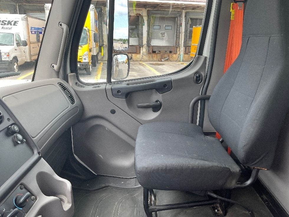 Medium Duty Box Truck-Light and Medium Duty Trucks-Freightliner-2020-M2-Londonderry-NH-134,574\n\t\tmiles-$ 58,000 - Image 19