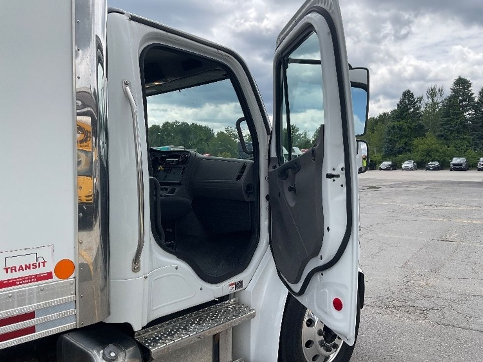 Medium Duty Box Truck-Light and Medium Duty Trucks-Freightliner-2020-M2-Londonderry-NH-134,574\n\t\tmiles-$ 58,000 - Image 20
