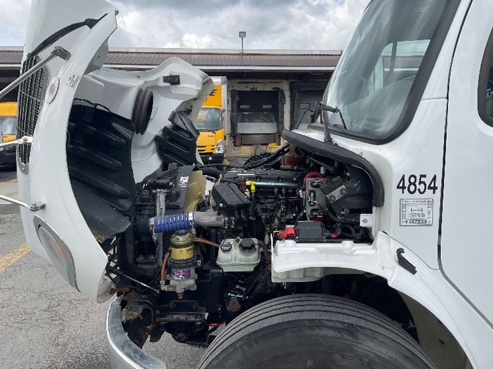 Medium Duty Box Truck-Light and Medium Duty Trucks-Freightliner-2020-M2-Londonderry-NH-134,574\n\t\tmiles-$ 58,000 - Image 24