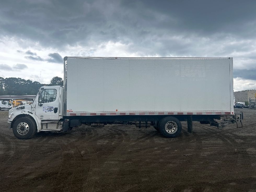 Medium Duty Box Truck-Light and Medium Duty Trucks-Freightliner-2020-M2-Londonderry-NH-134,574\n\t\tmiles-$ 58,000 - Image 4