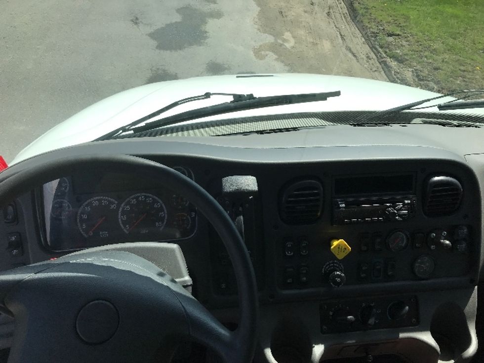 Medium Duty Box Truck-Light and Medium Duty Trucks-Freightliner-2020-M2-Londonderry-NH-270,495\n\t\tmiles-$ 34,000 - Image 18