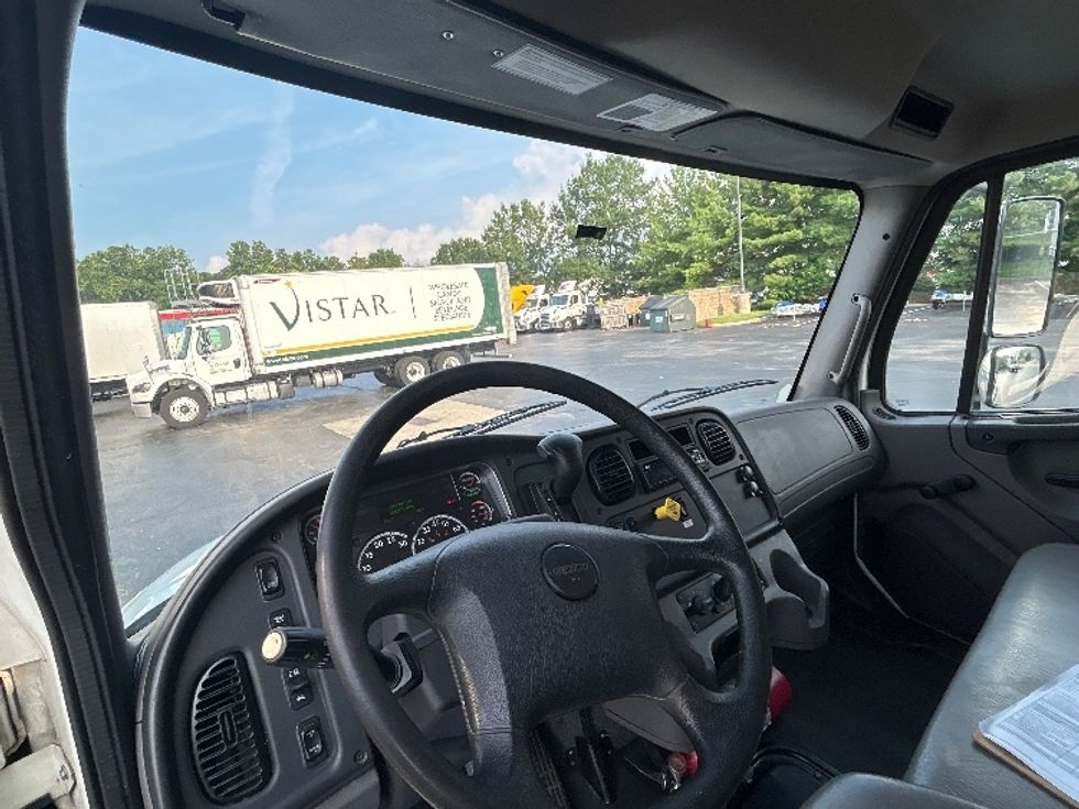 Medium Duty Box Truck-Light and Medium Duty Trucks-Freightliner-2020-M2-Louisville-KY-131,773\n\t\tmiles-$ 52,250 - Image 17