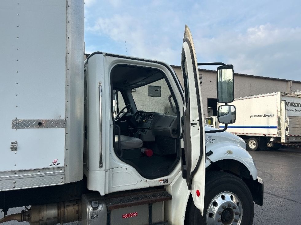 Medium Duty Box Truck-Light and Medium Duty Trucks-Freightliner-2020-M2-Louisville-KY-131,773\n\t\tmiles-$ 52,250 - Image 20