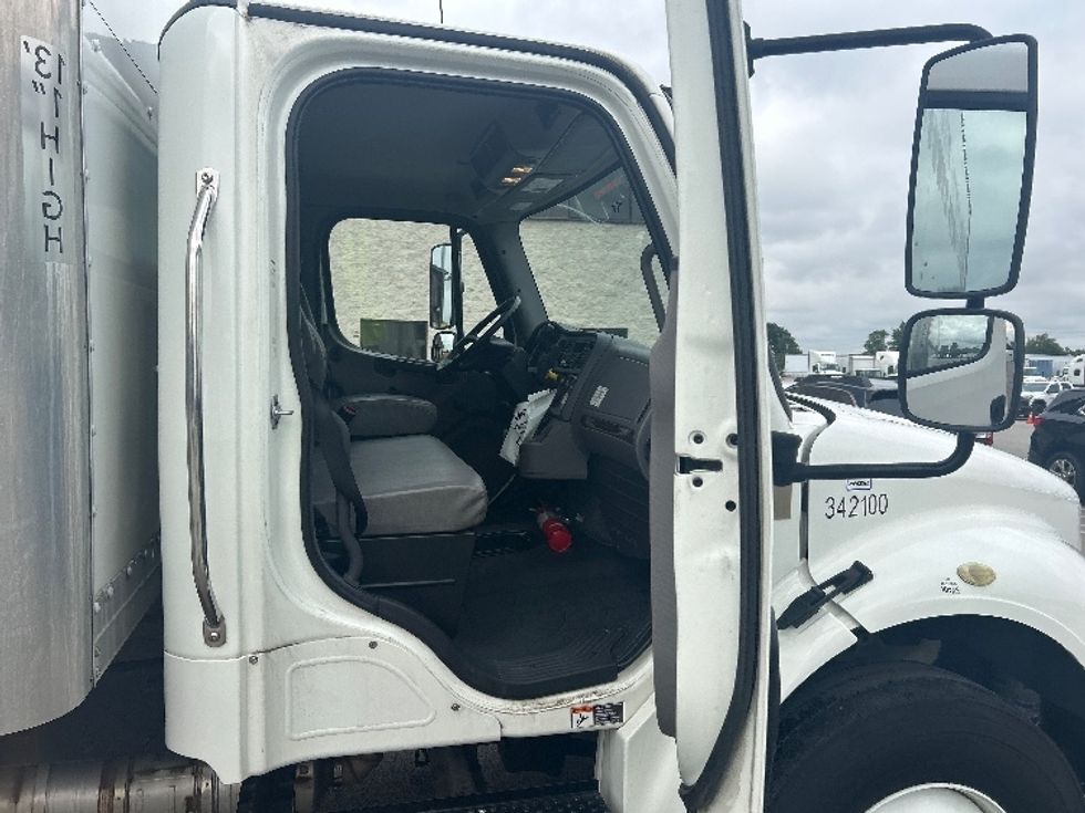 Medium Duty Box Truck-Light and Medium Duty Trucks-Freightliner-2020-M2-Louisville-KY-140,926\n\t\tmiles-$ 61,500 - Image 20