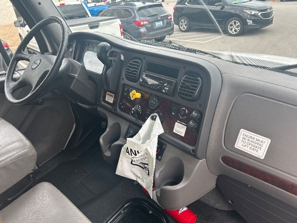 Medium Duty Box Truck-Light and Medium Duty Trucks-Freightliner-2020-M2-Louisville-KY-140,926\n\t\tmiles-$ 61,500 - Image 22