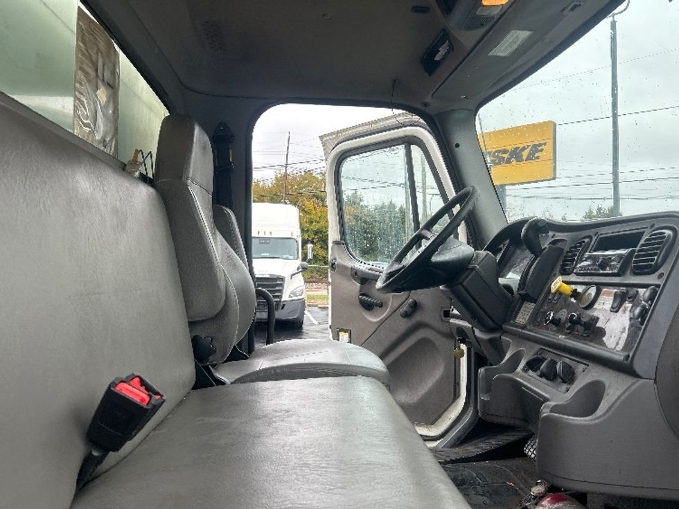 Medium Duty Box Truck-Light and Medium Duty Trucks-Freightliner-2020-M2-Louisville-KY-156,394\n\t\tmiles-$ 59,000 - Image 22