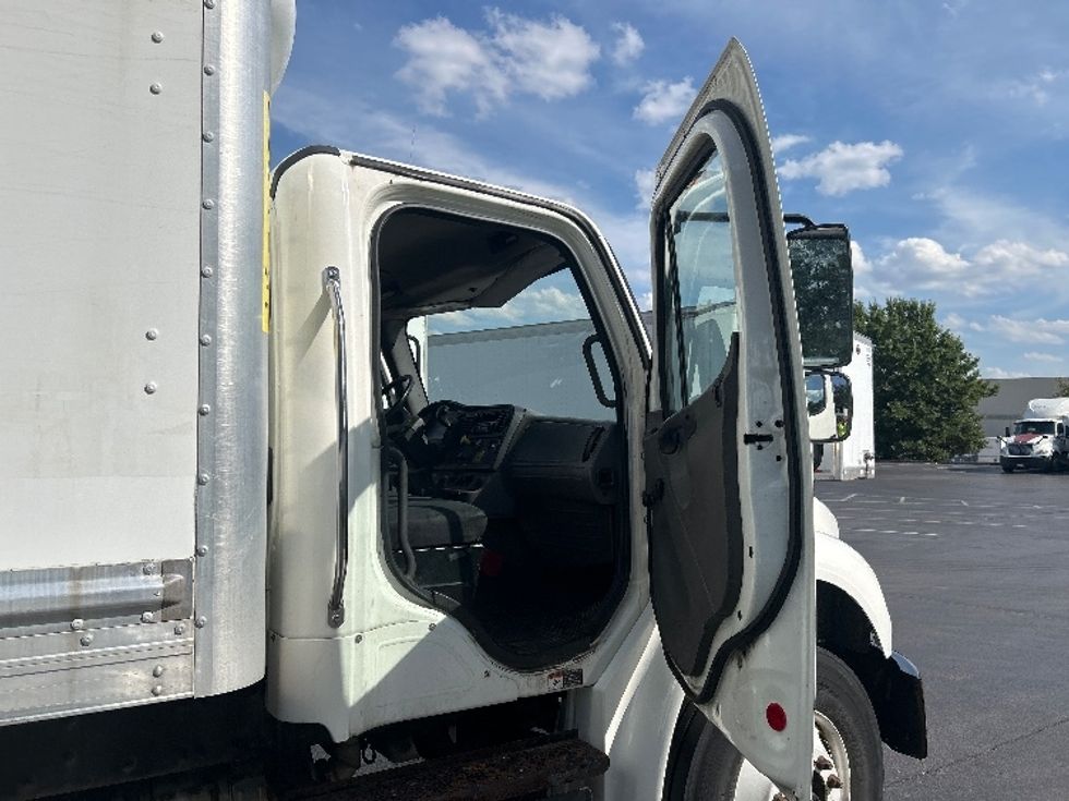 Medium Duty Box Truck-Light and Medium Duty Trucks-Freightliner-2020-M2-Louisville-KY-211,318\n\t\tmiles-$ 48,500 - Image 20