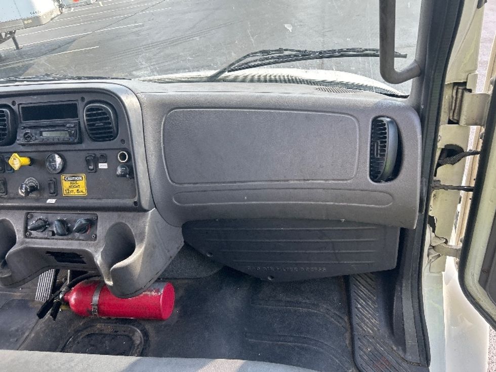Medium Duty Box Truck-Light and Medium Duty Trucks-Freightliner-2020-M2-Louisville-KY-211,318\n\t\tmiles-$ 48,500 - Image 21