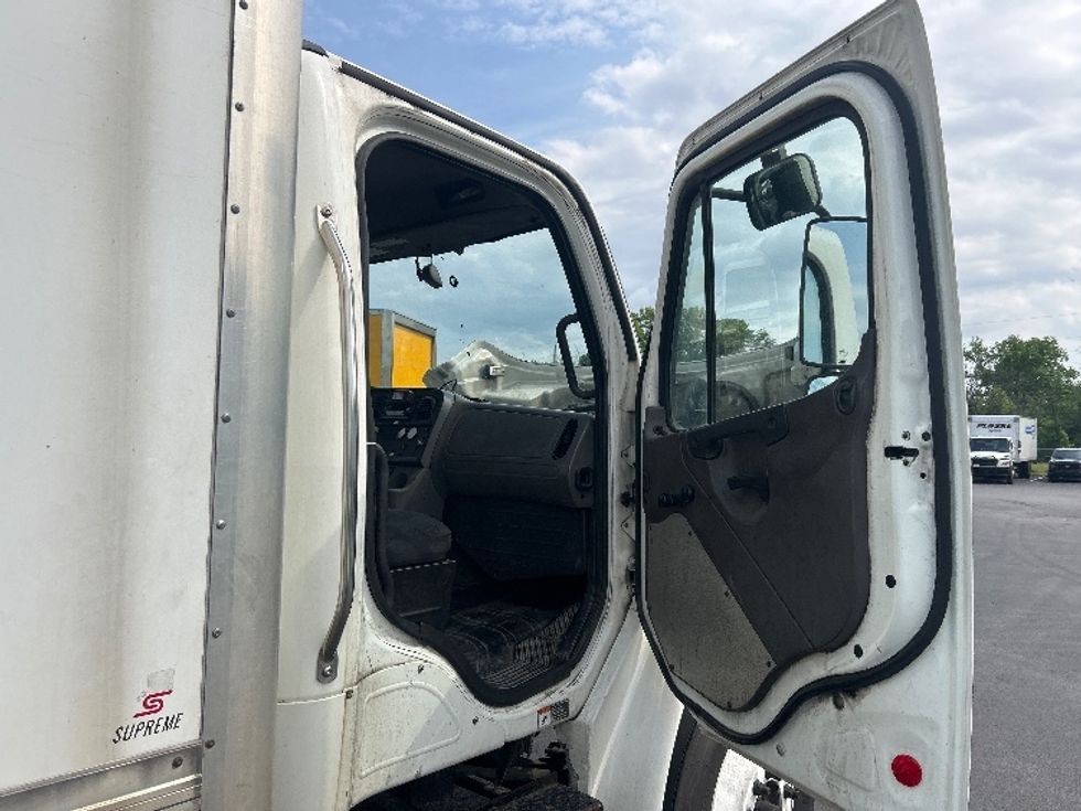 Medium Duty Box Truck-Light and Medium Duty Trucks-Freightliner-2020-M2-Louisville-KY-212,039\n\t\tmiles-$ 47,250 - Image 20