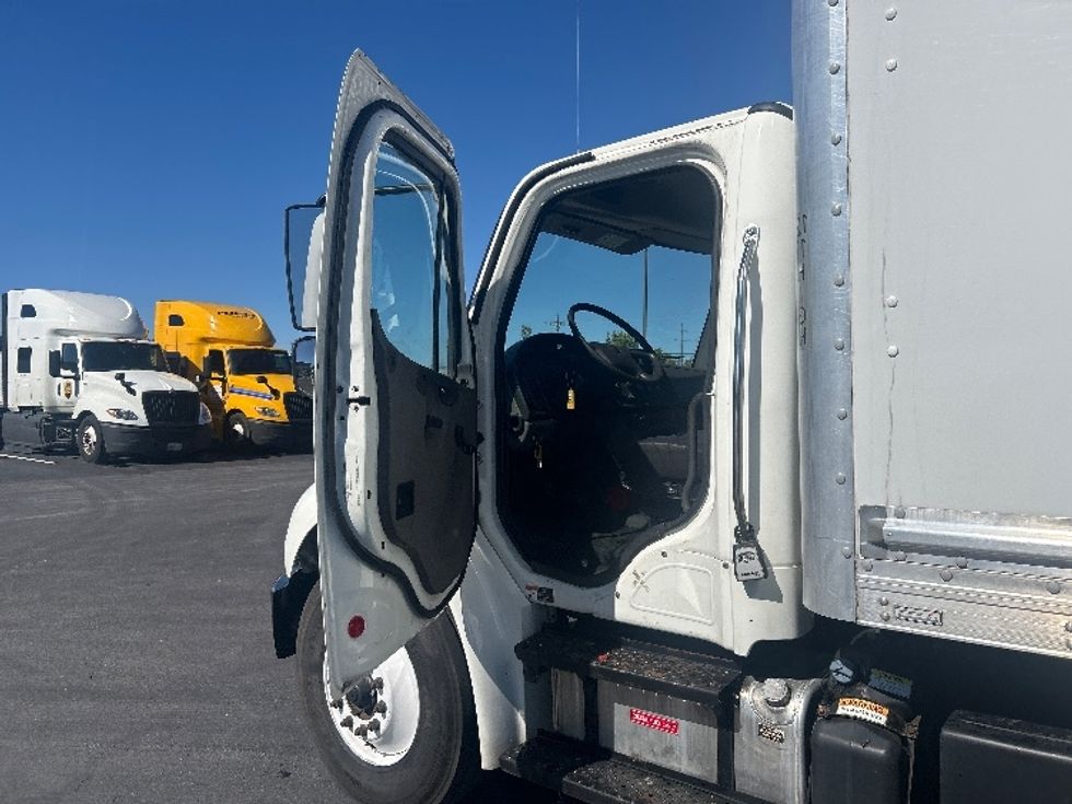 Medium Duty Box Truck-Light and Medium Duty Trucks-Freightliner-2020-M2-Louisville-KY-225,955\n\t\tmiles-$ 46,250 - Image 16