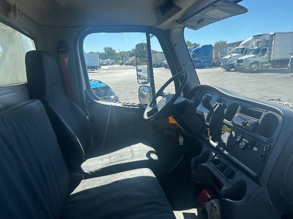 Medium Duty Box Truck-Light and Medium Duty Trucks-Freightliner-2020-M2-Louisville-KY-225,955\n\t\tmiles-$ 46,250 - Image 22